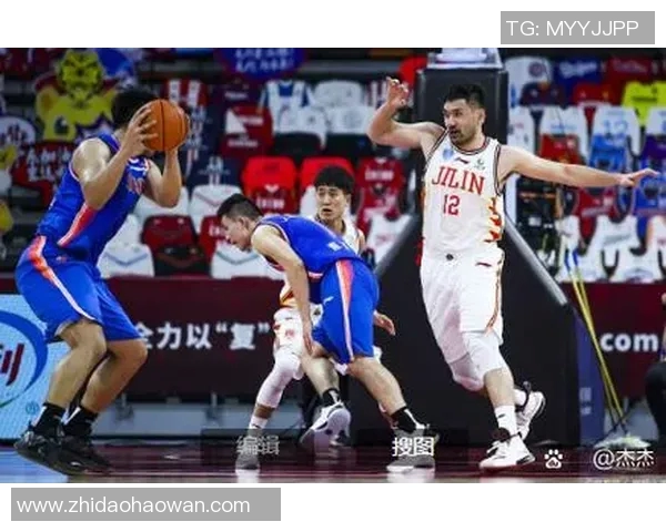 成都篮球队以62分领跑世界杯积分榜展现强劲实力